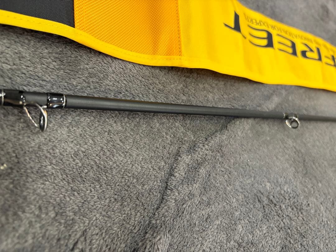 3/19まで出品　美品　がまかつ　ラグゼEFREET B64M-R DRT