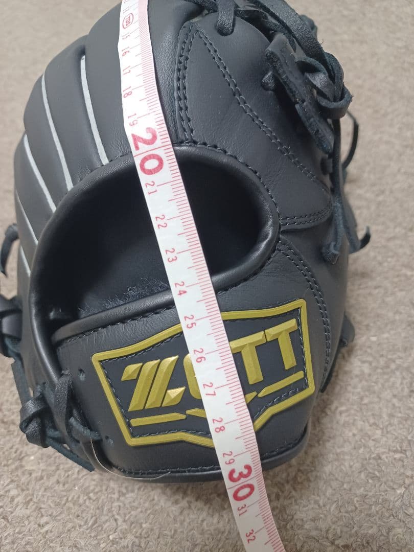 軟式グローブ　ZETT 　新品