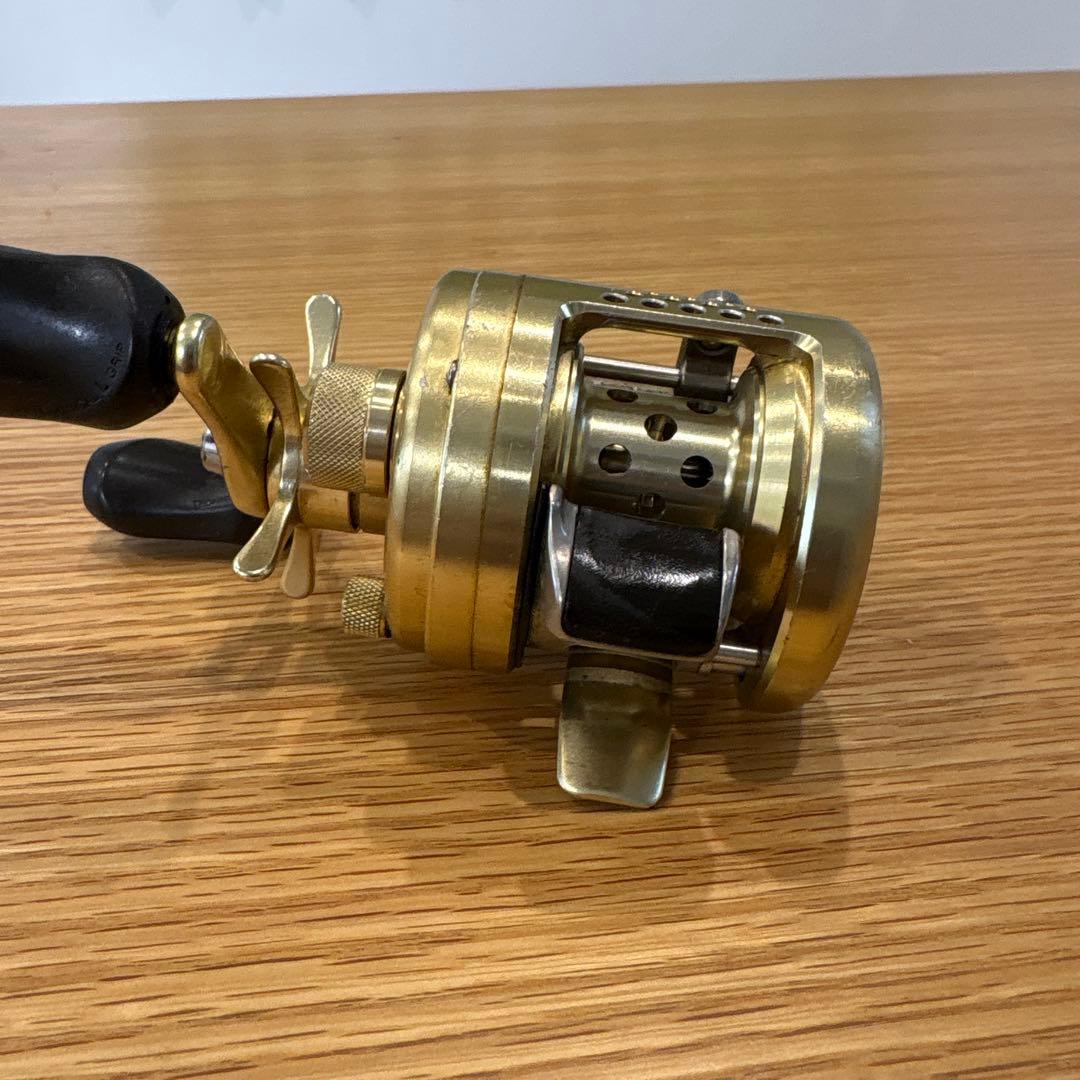 リール SHIMANO CALCUTTA CONQUEST 51