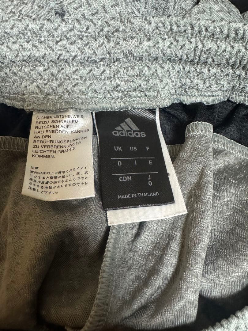 adidas フード付きジャケット パンツ セットアップ柄入グレー Oサイズ