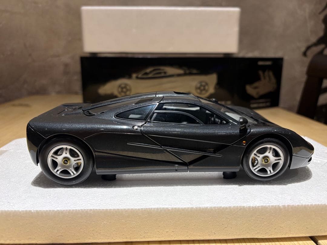 ミニチャンプス1602台限定！1/18 マクラーレンF1ロードカー 1993