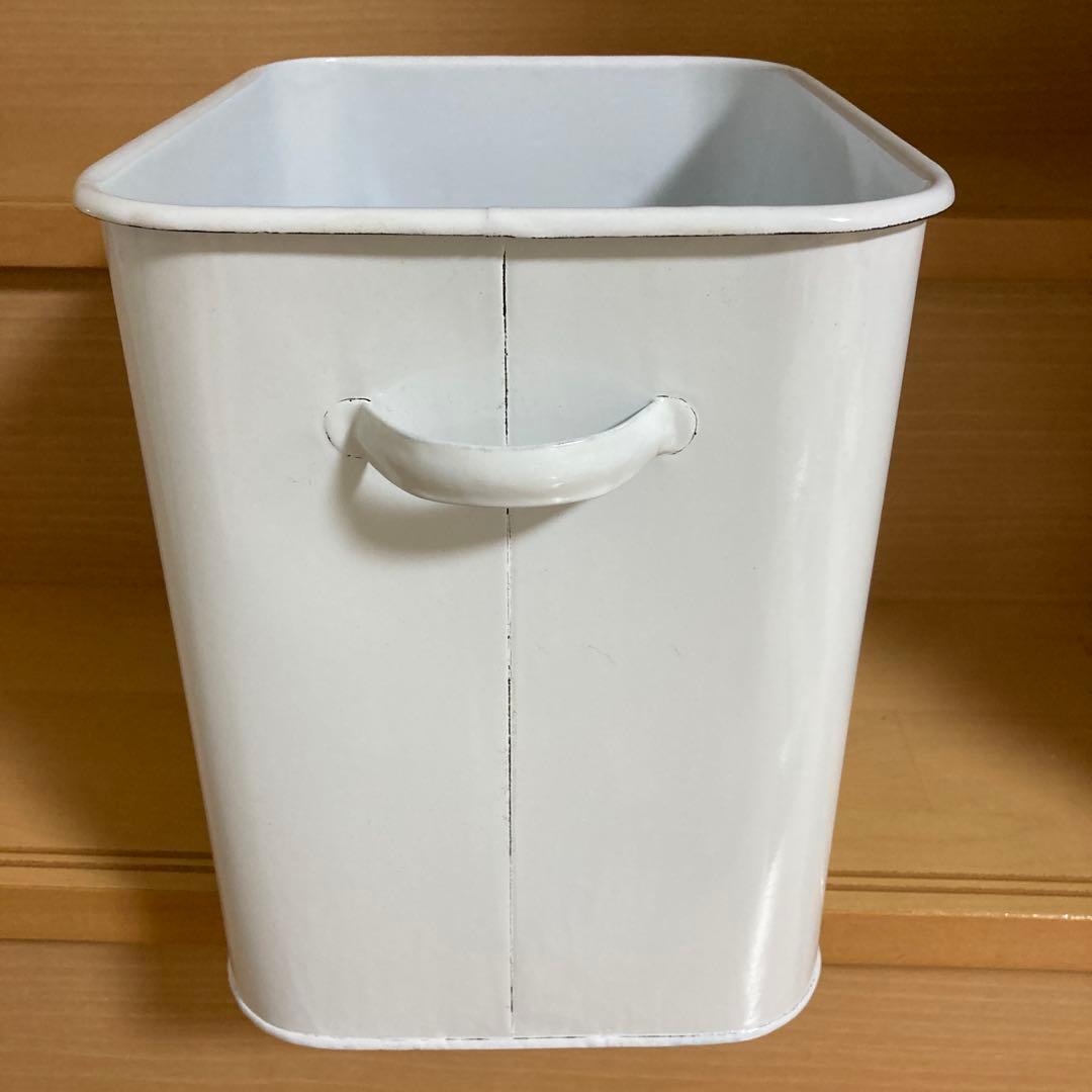 ホーロー缶　FLOU R フラワー缶