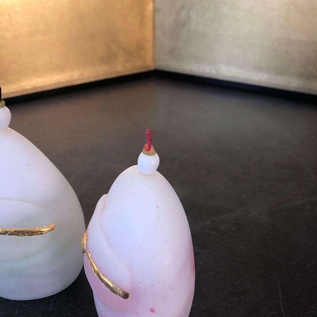 ⑥おひなさま　石のような触り心地のお雛様　金箔