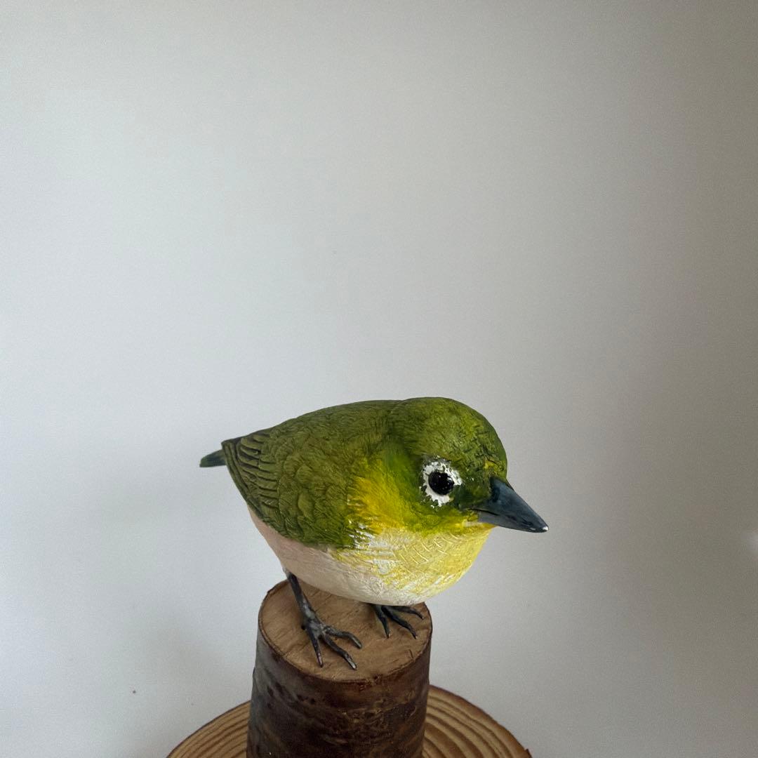 野鳥メジロ　リアルバードカービング　木彫り野鳥　野鳥彫刻　ハンドメイド　一点物