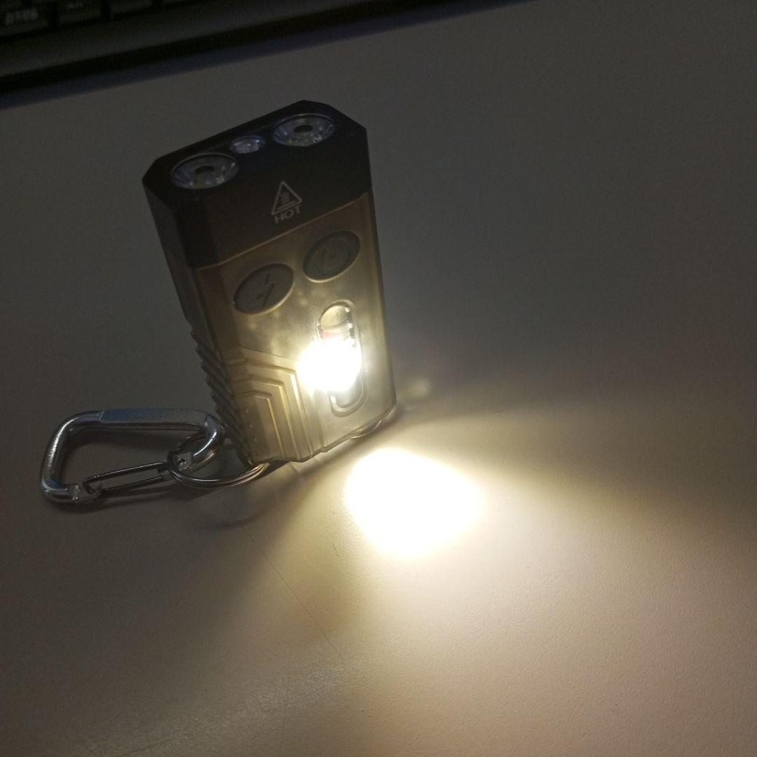 Model V10 LEDライト カラビナ付き