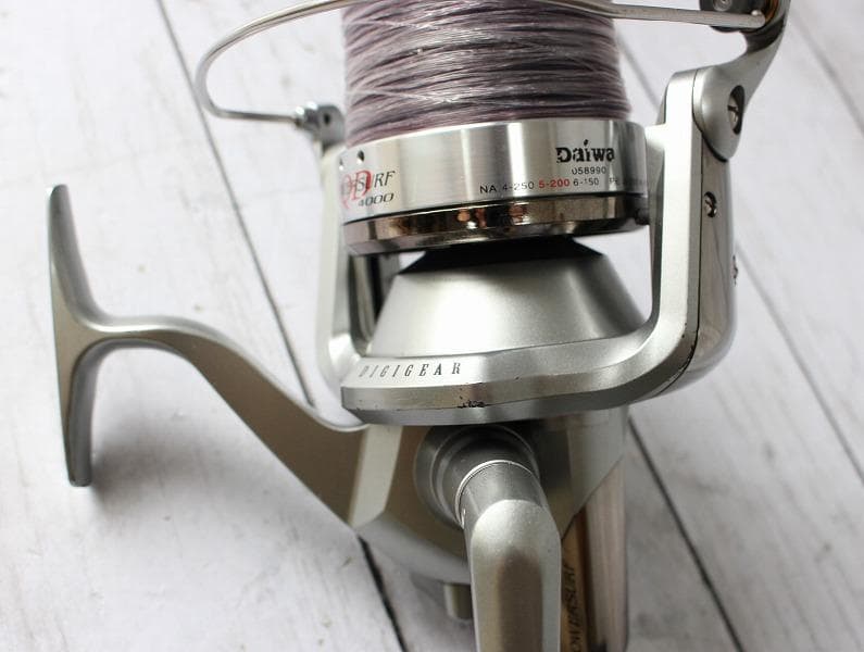 ダイワ パワーサーフ 4000 QD スピニングリール