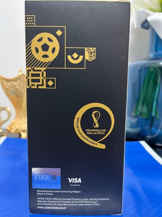 カタール W杯 公式 エンブレム トロフィー