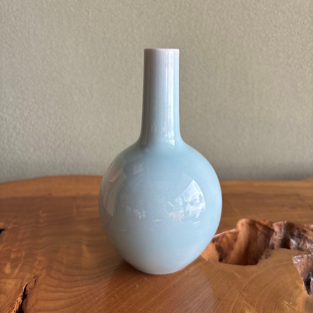 名張窯 青磁胡蝶菊文 鶴首花瓶 角谷英明造 共箱