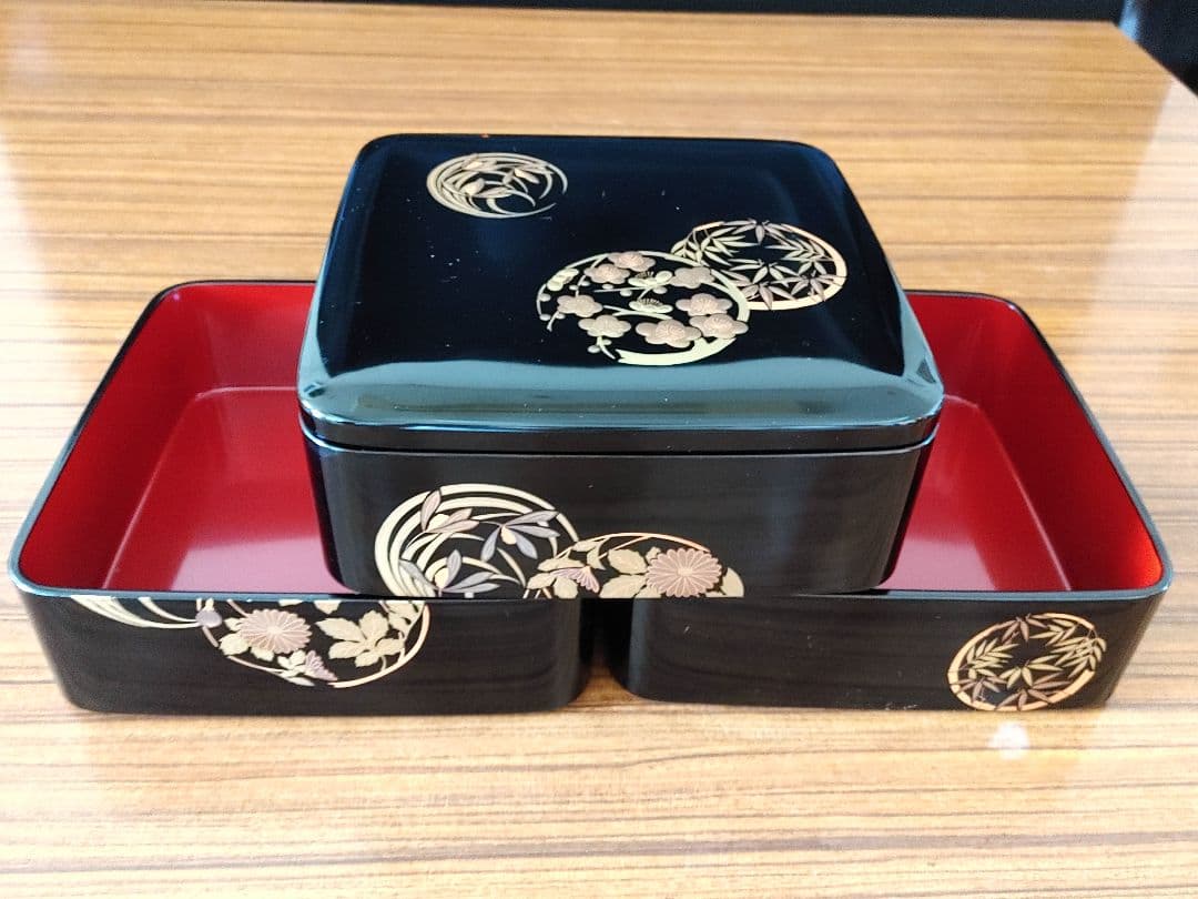会津漆器　三段重　化粧箱入り