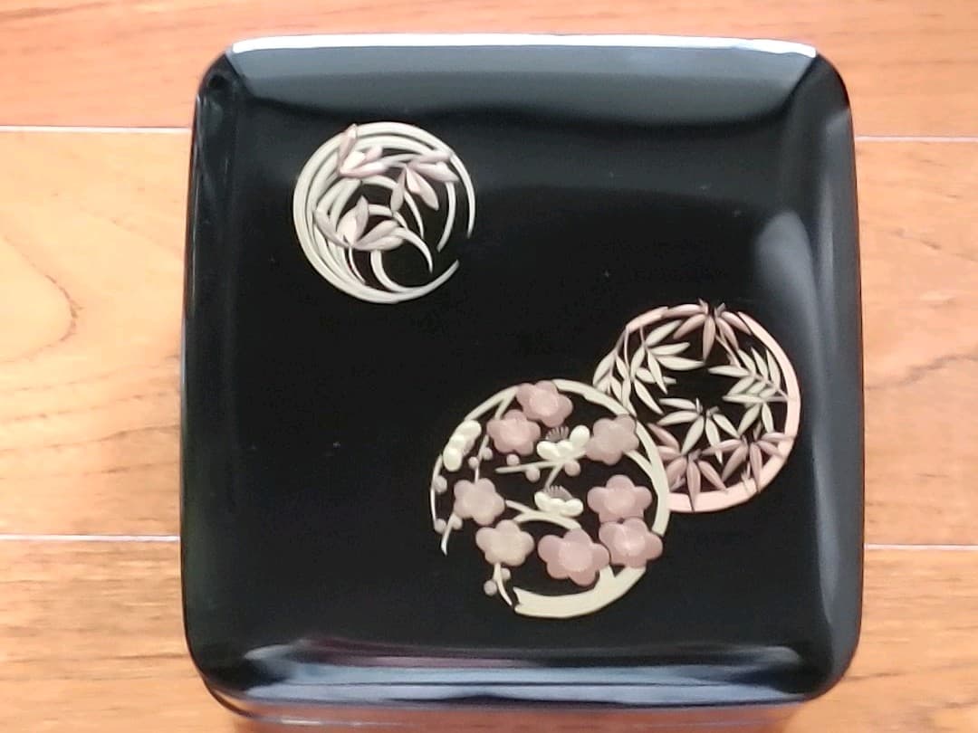会津漆器　三段重　化粧箱入り