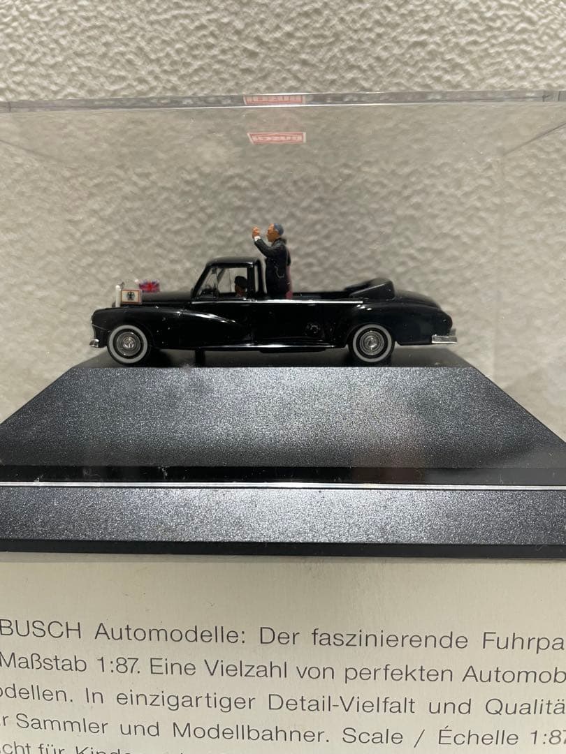 BUSCH Mercedes-Benz 300 エリザベス女王