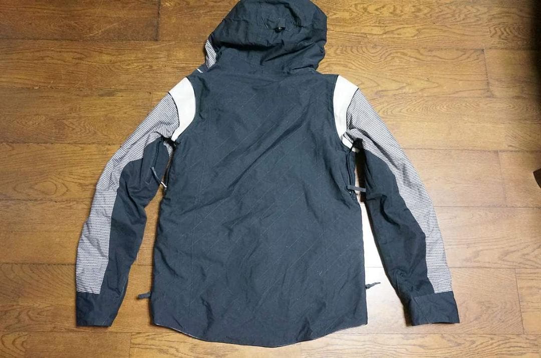 女性用 BURTON バートン スノボドウエア ザニージャケット M