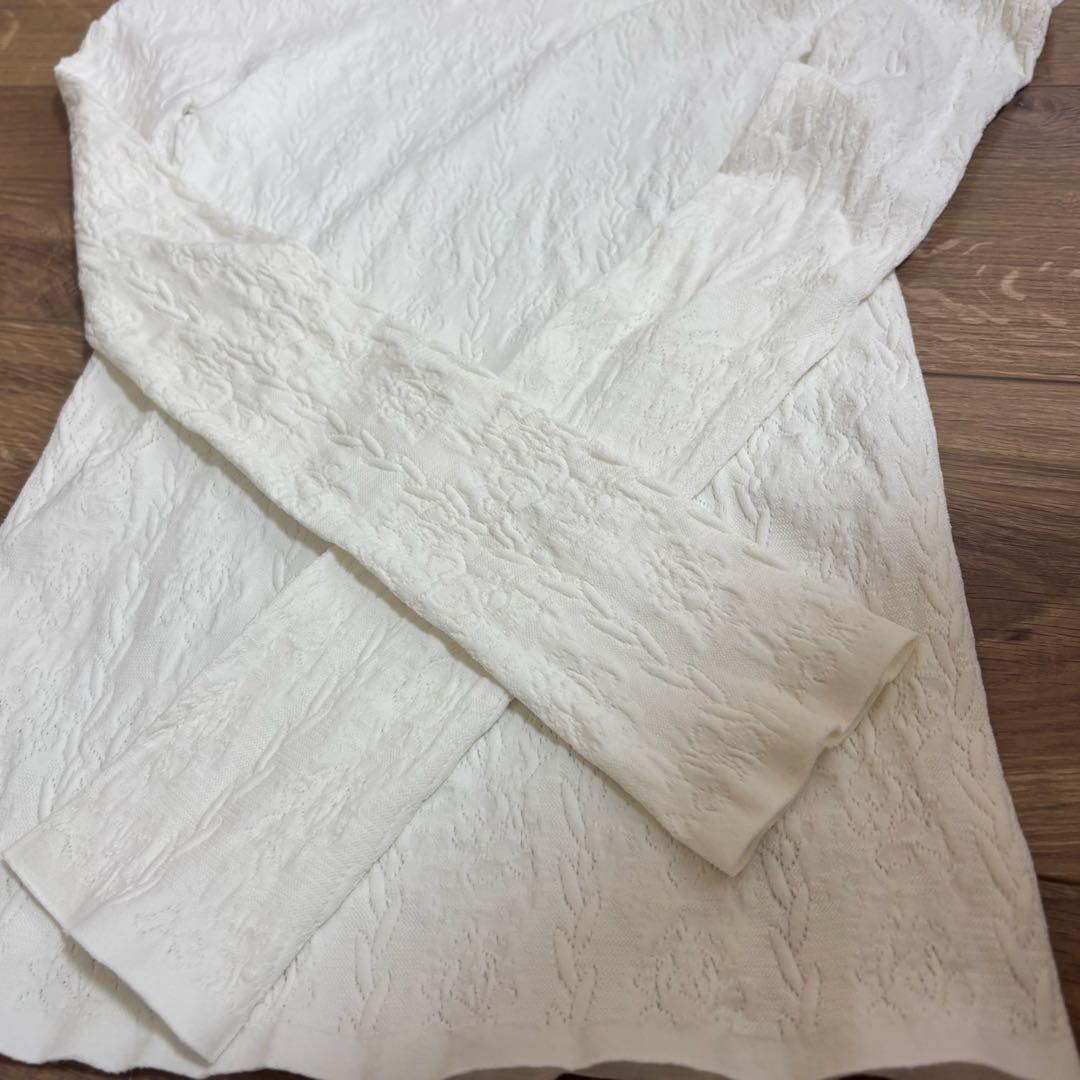【美品】 チャコット　ノーソーイング　トップス　ホワイト