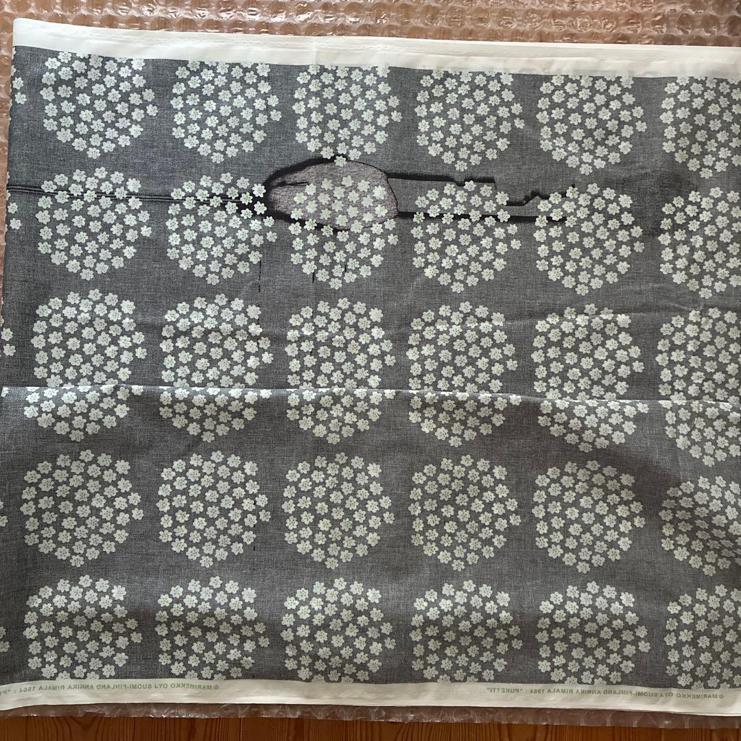 マリメッコ　テーブルクロス　オイルクロス　約138×270cm 未使用