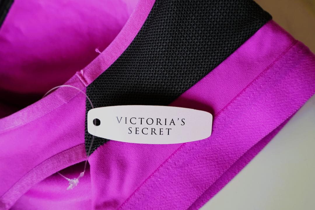 新品❤️VICTORIA'S SECRET VSX❤️紫色 Vネック スポーツブラ