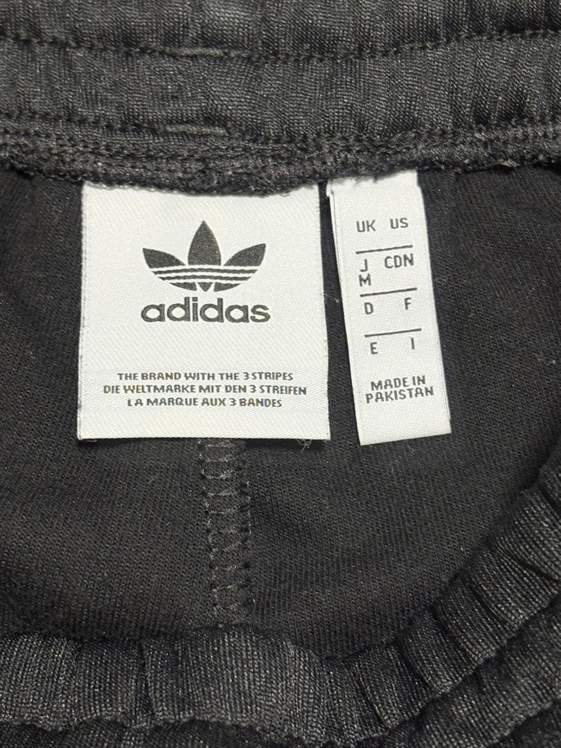adidas originals ジャージ　ブラック