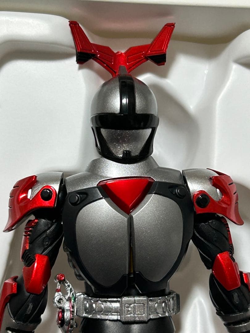 フィギュアーツ　真骨彫　仮面ライダーカブト ハイパーフォーム　10th Ver.