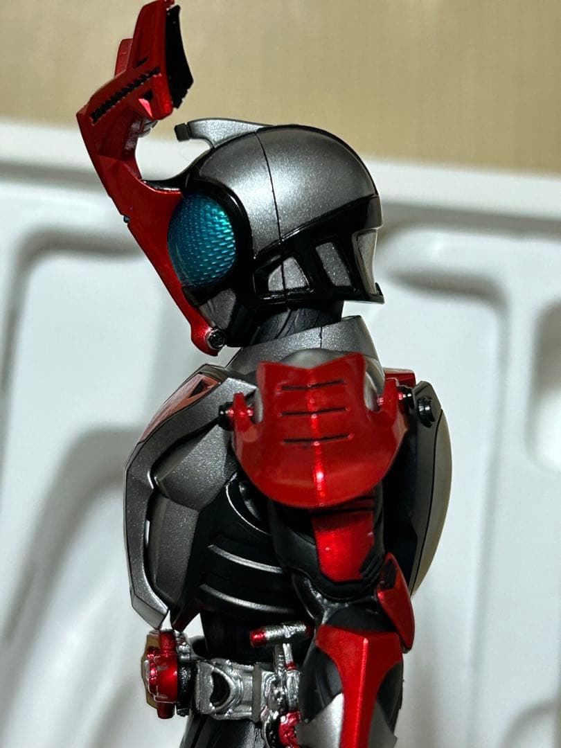 フィギュアーツ　真骨彫　仮面ライダーカブト ハイパーフォーム　10th Ver.