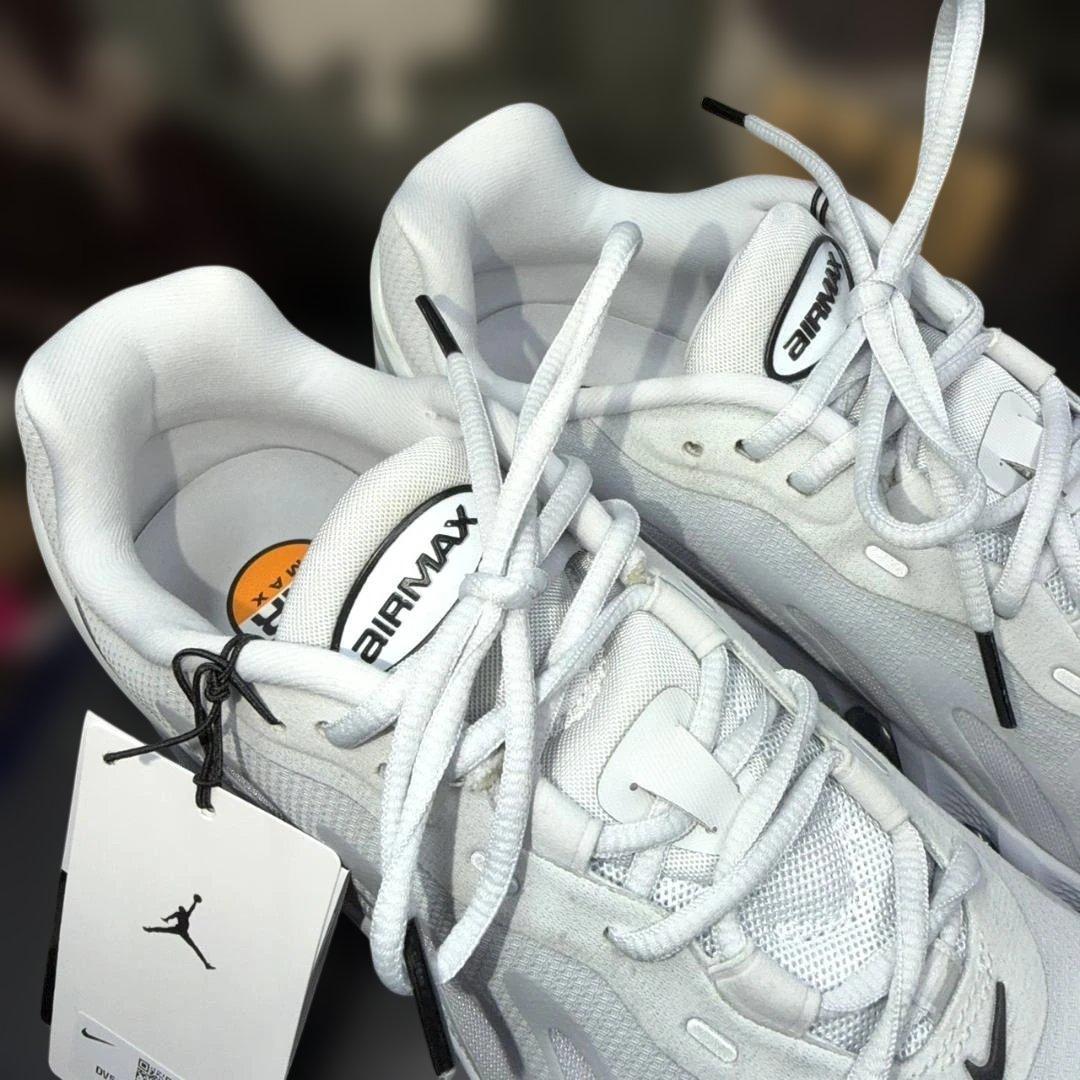 ヒ*ロ様 Nike　ナイキ エア マックス Dn8 レザー　２６ｃｍ