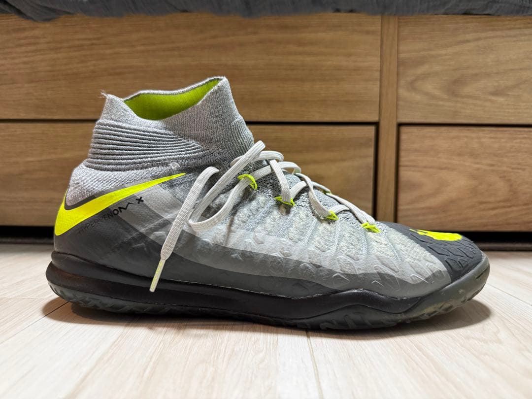 Nike フットサルシューズ　ハイパーヴェノム X プロキシモ II DF IC
