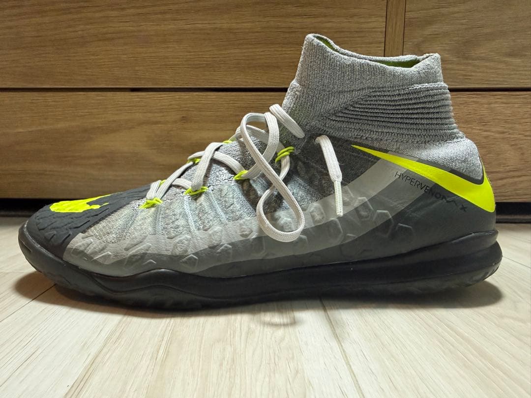 Nike フットサルシューズ　ハイパーヴェノム X プロキシモ II DF IC