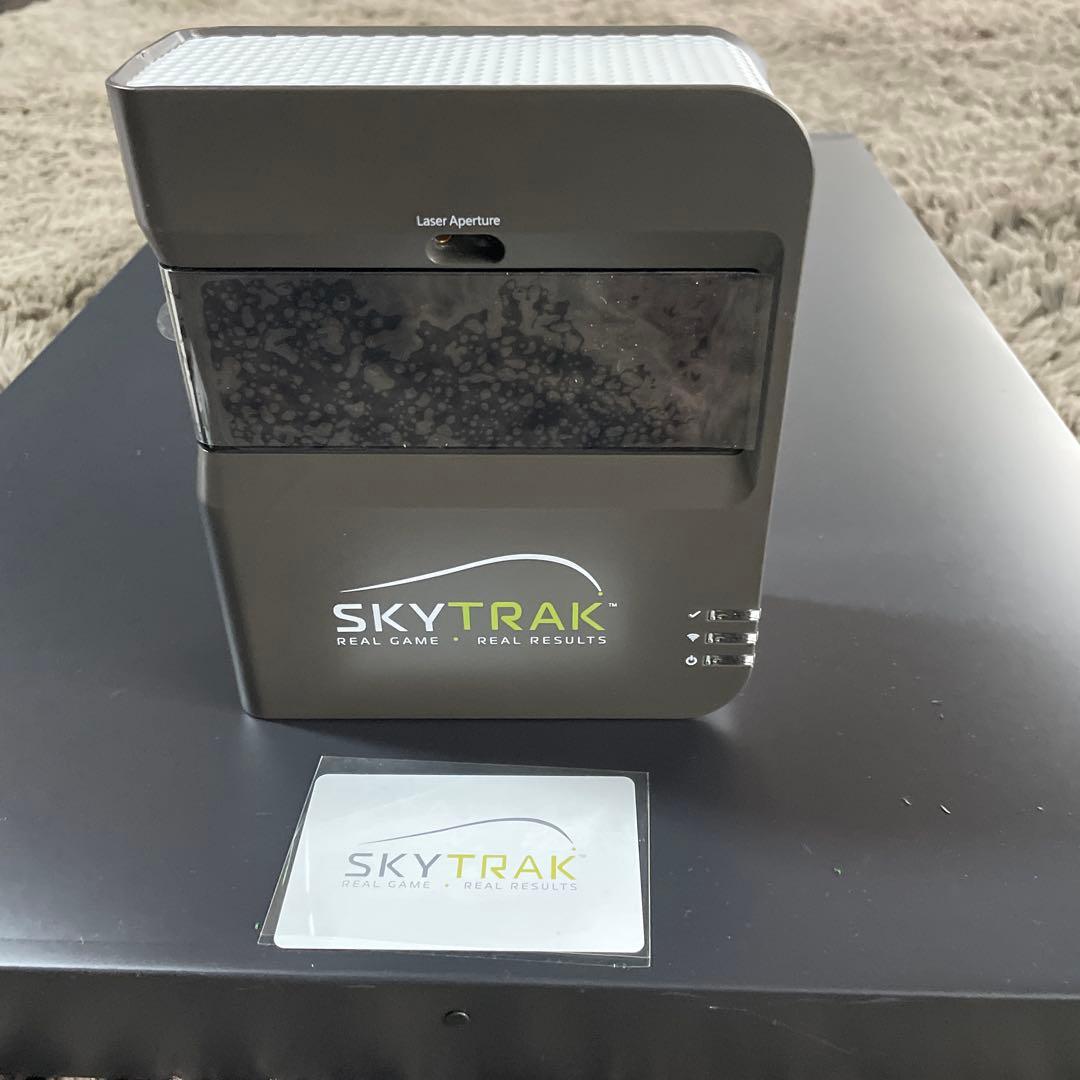 SKYTRAK ゴルフ用距離計 本体と付属品