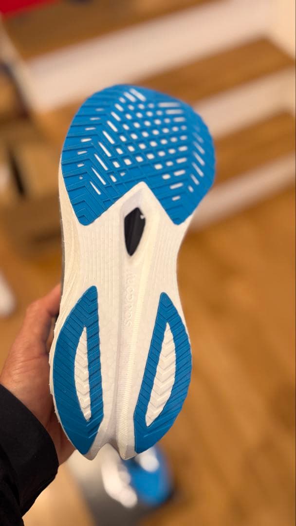 Saucony エンドルフィンスピード4 新品 未使用 27cm
