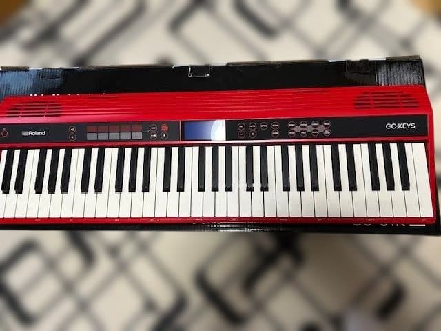 Roland GO:KEYS 赤 電子ピアノ 3回ほど使用しました。