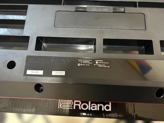 Roland GO:KEYS 赤 電子ピアノ 3回ほど使用しました。