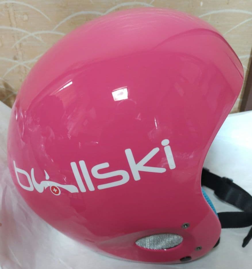 未使用保管品 bullski ヘルメット。