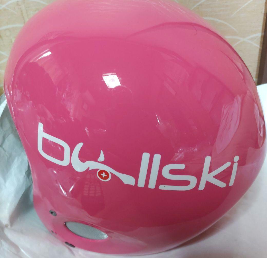 未使用保管品 bullski ヘルメット。