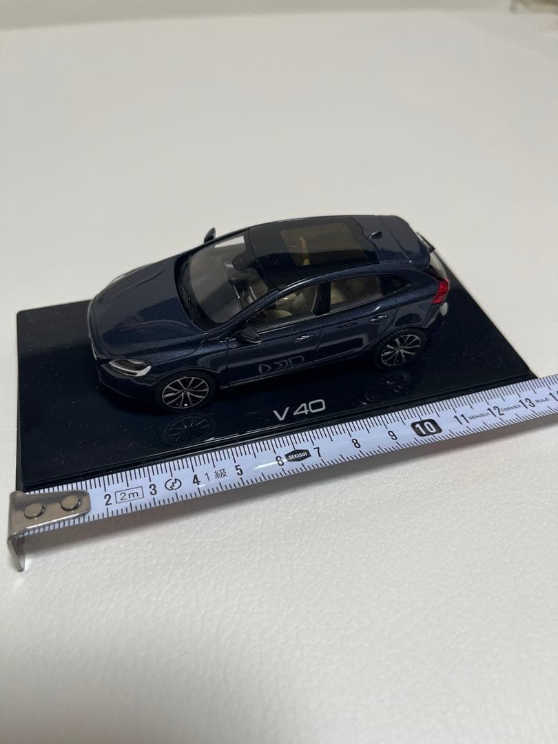 1/43 ボルボ V40