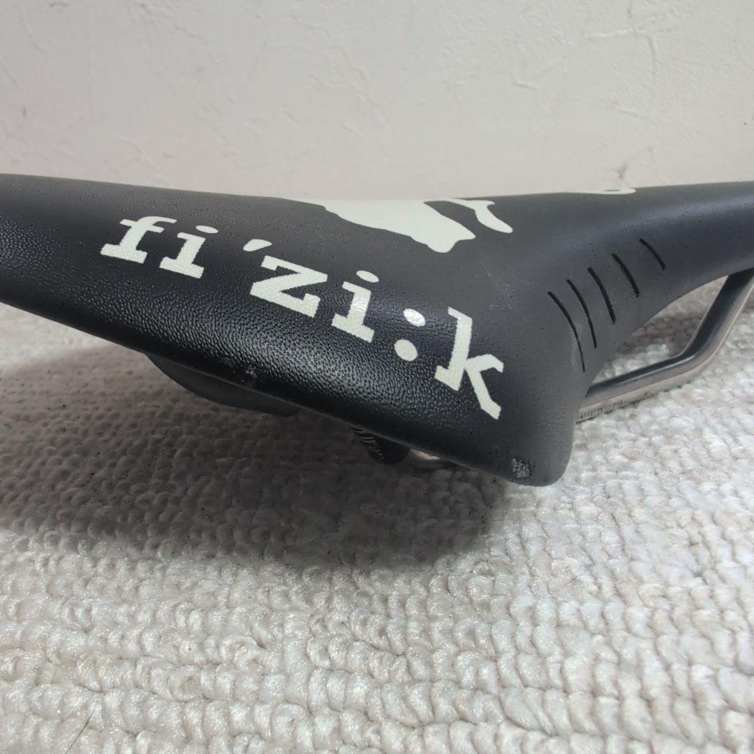 fi'zi:k　ANTARES（アンタレス）R3」ロードバイク　ブラック　サドル