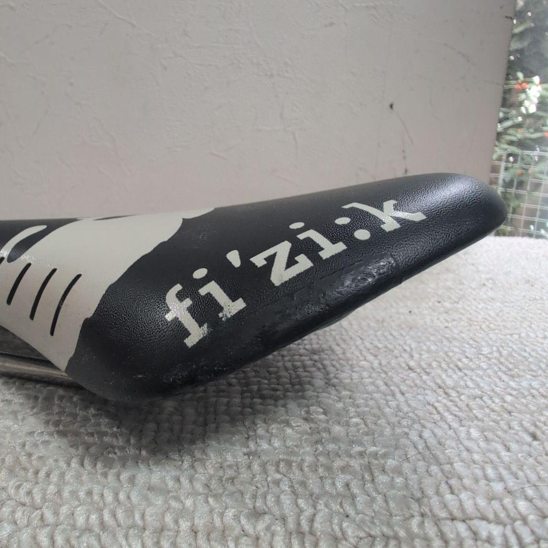 fi'zi:k　ANTARES（アンタレス）R3」ロードバイク　ブラック　サドル
