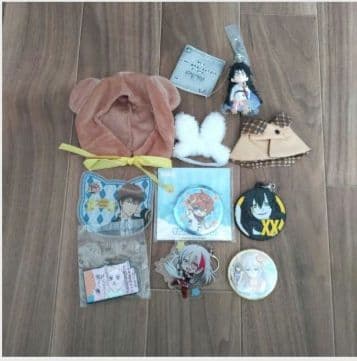 無期迷途　アウグスタ　金属バッジ　ピンバッジ　ホログラム缶バッジ
