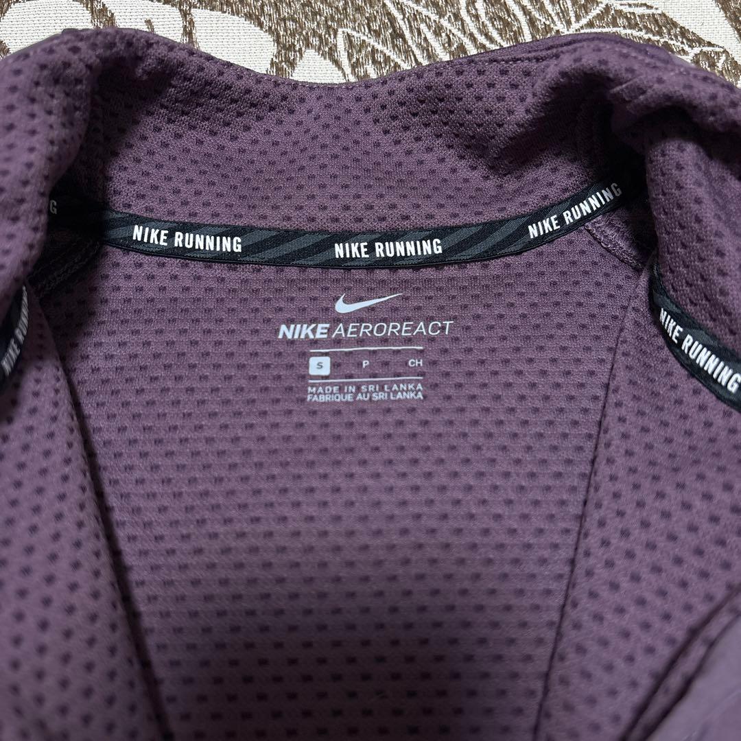 NIKE(ナイキ)ランニングシャツ　ソフトシェル長袖　エアロリアクト　未使用