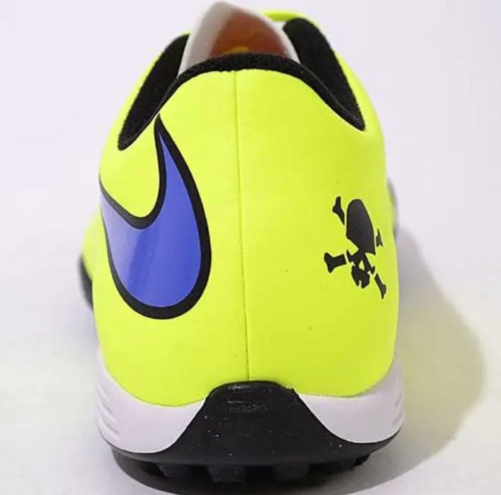 NIKE フットサルシューズ