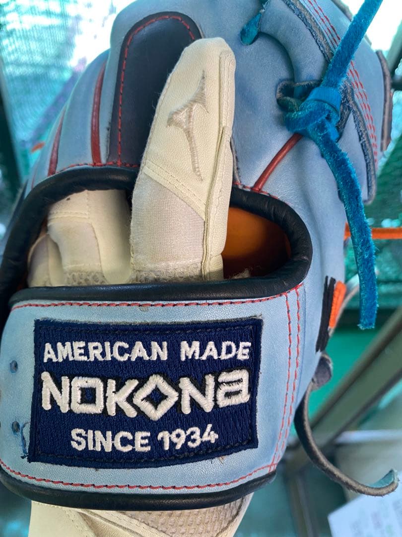 Nokona 硬式野球グローブ(カスタムメイドの為、刺繍で個人名が入っています。