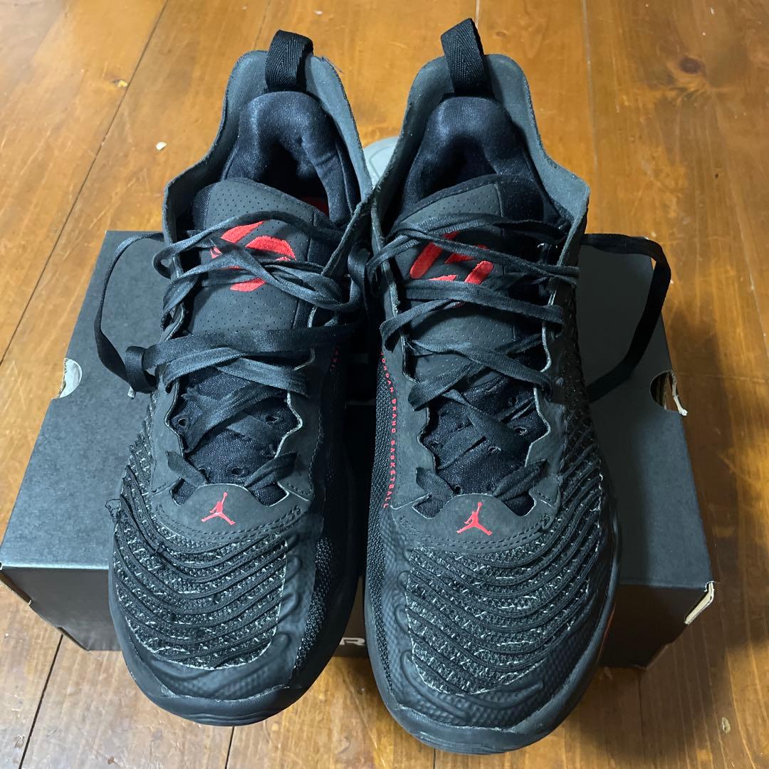 ルカ1 Jordan バスケットボールシューズ 黒/赤