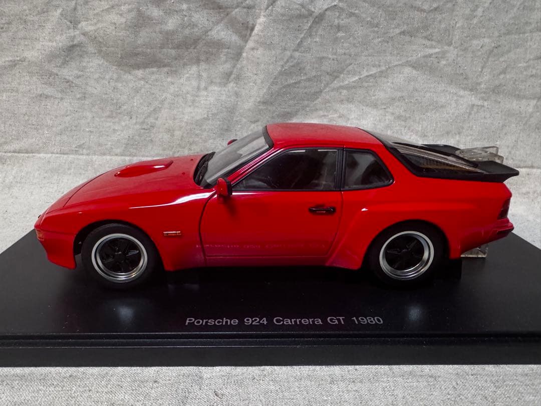 Porsche 924 Carrera GT 1980 赤