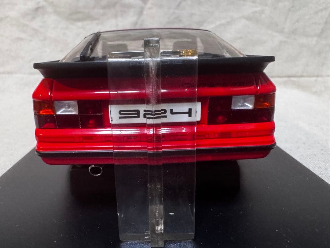 Porsche 924 Carrera GT 1980 赤