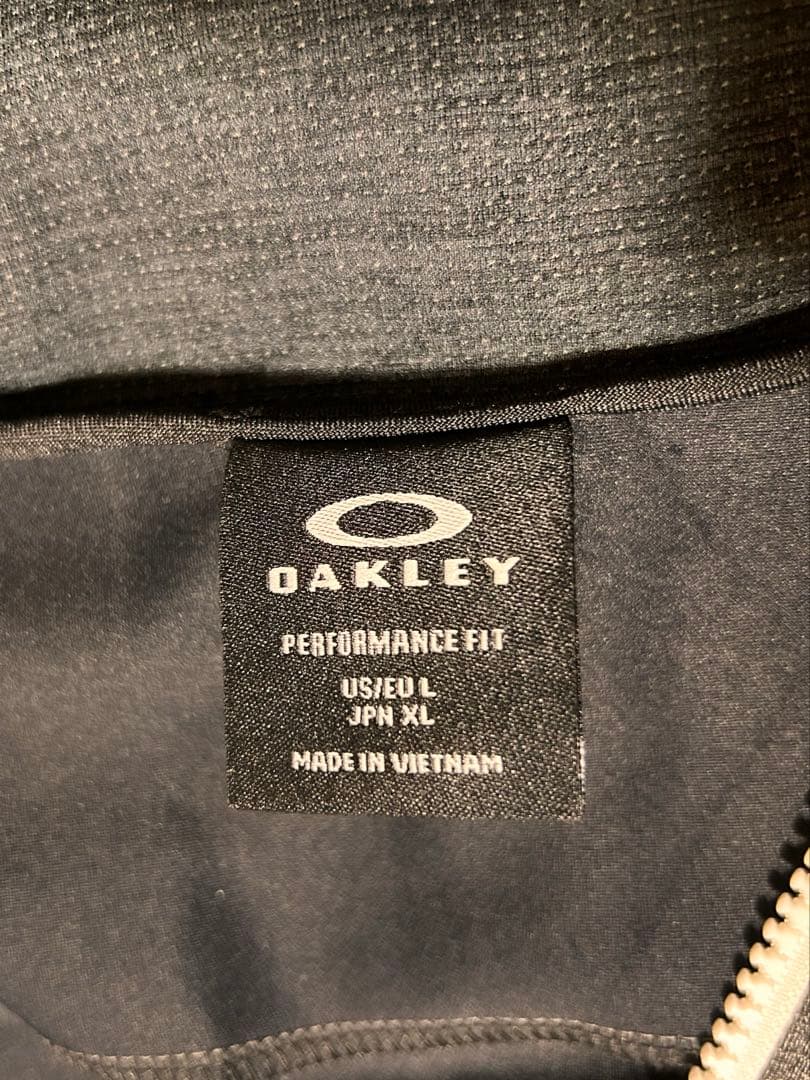 【値下げ！】OAKLEYオークリー　グレー　フード付きジャージ上下セット