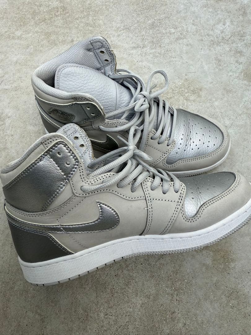 Nike Air Jordan 1 グレー シューズ
