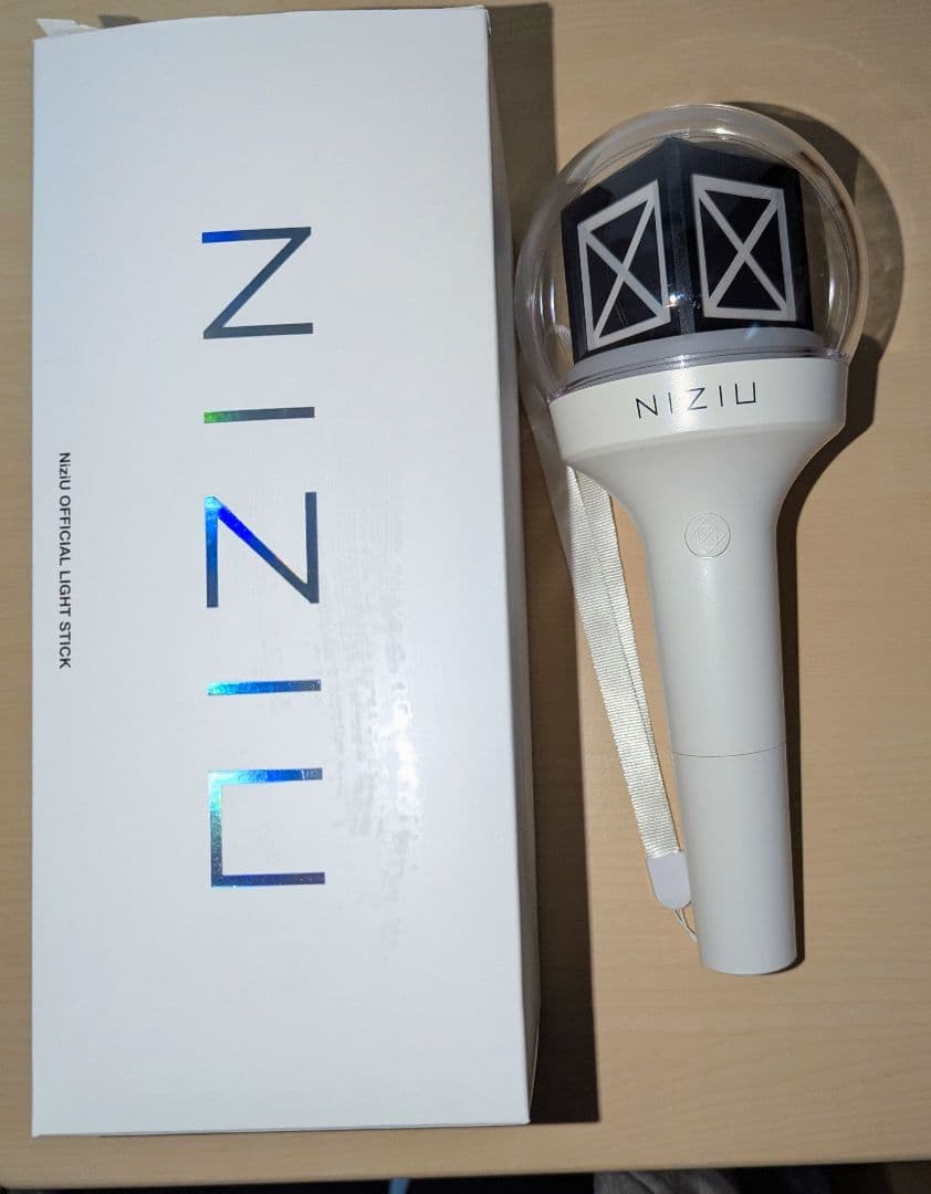 NiziU ペンライト ケース付き
