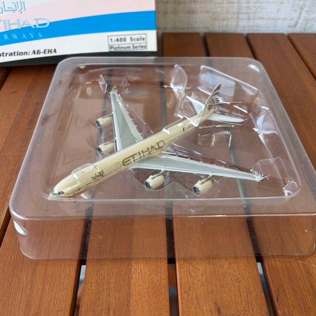 希少 1/400 エティハド航空 A340-500 F1特別塗装機 ダイキャスト
