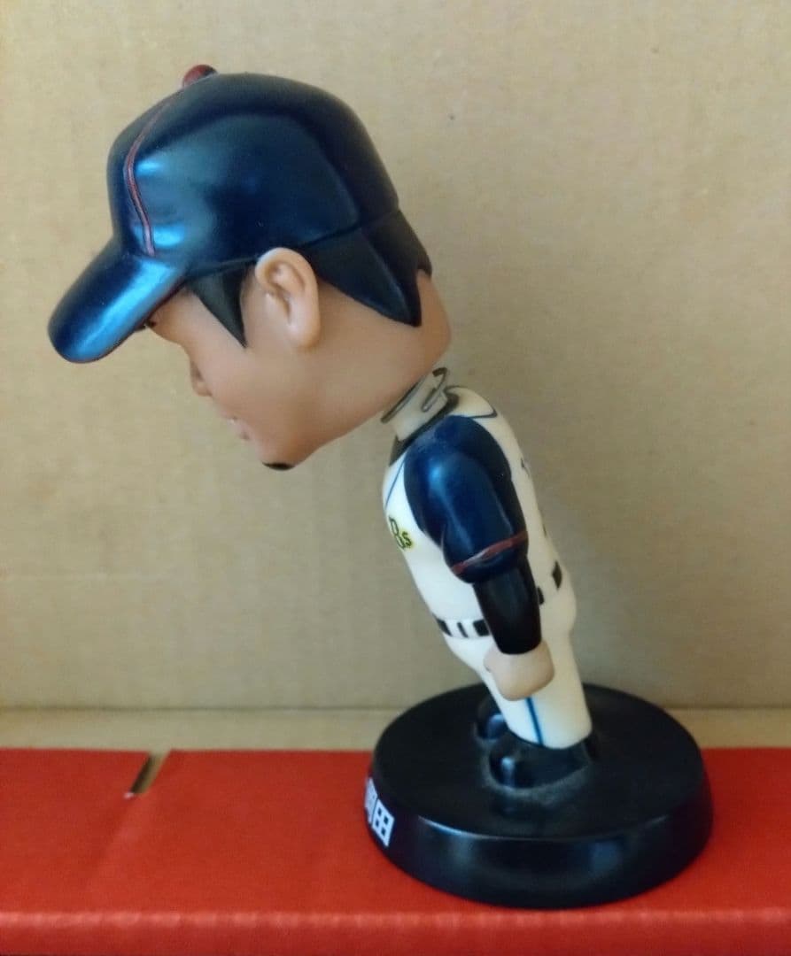 ☆T-岡田選手ありがとう！オリックスバファローズ☆T-岡田選手　首振りフィギュア