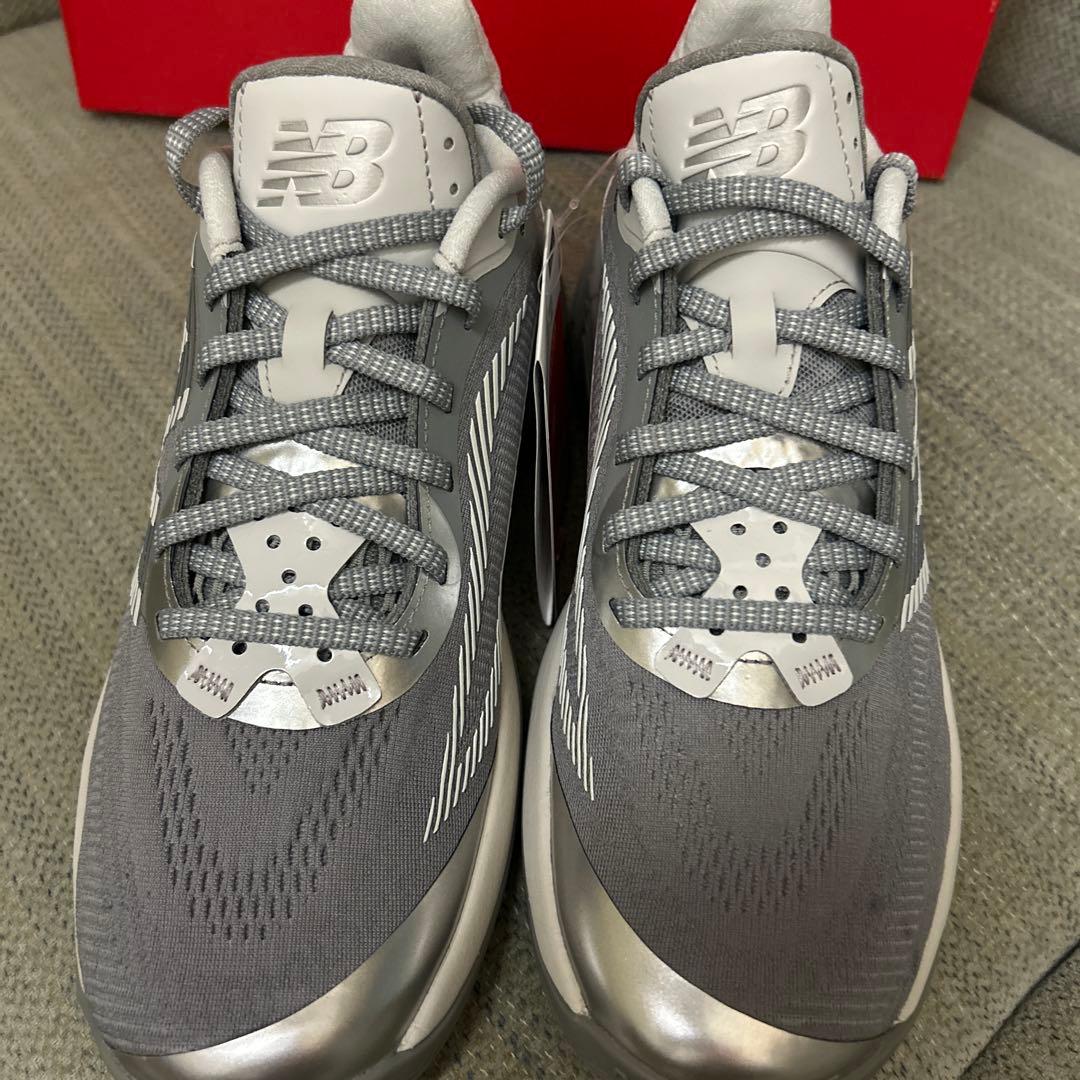 New Balance バスケットボールシューズ グレー/シルバー