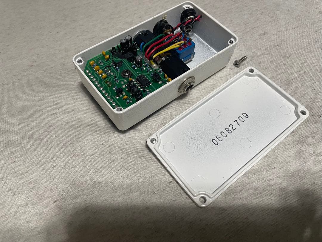 Xotic RC Booster 初期型 手書きシリアル