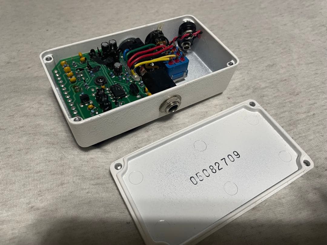 Xotic RC Booster 初期型 手書きシリアル