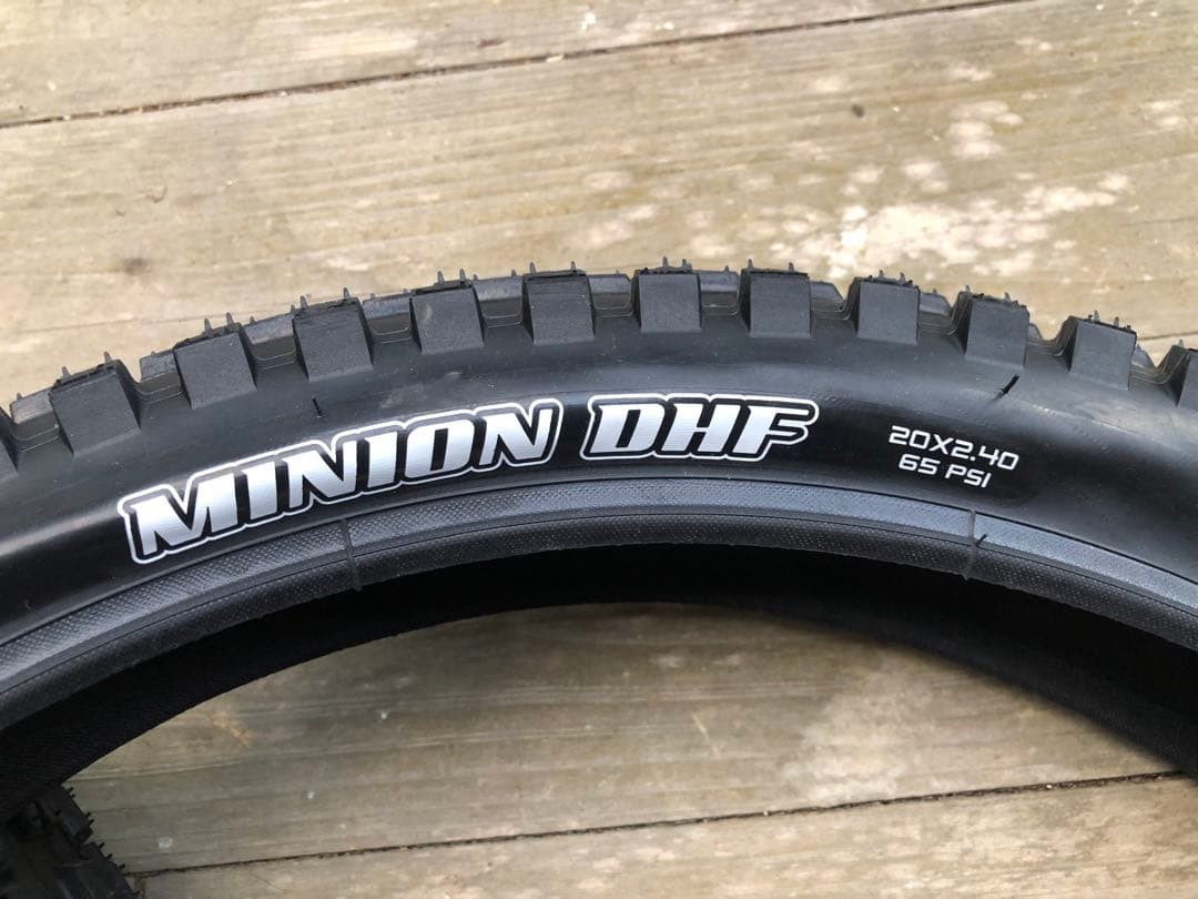 MAXXIS MINION DHF 20x2.40 タイヤ